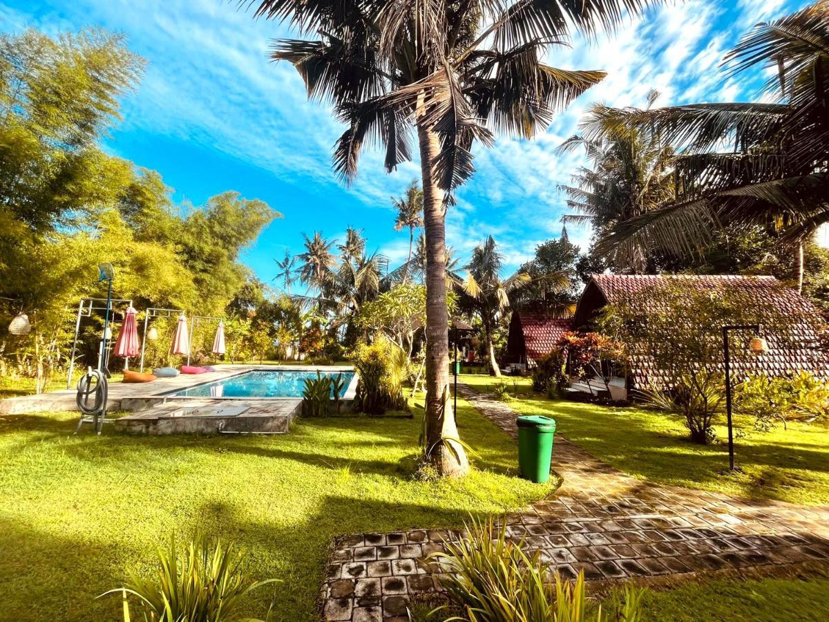 Apit Lawang Villas & Resto Batununggul Exterior foto