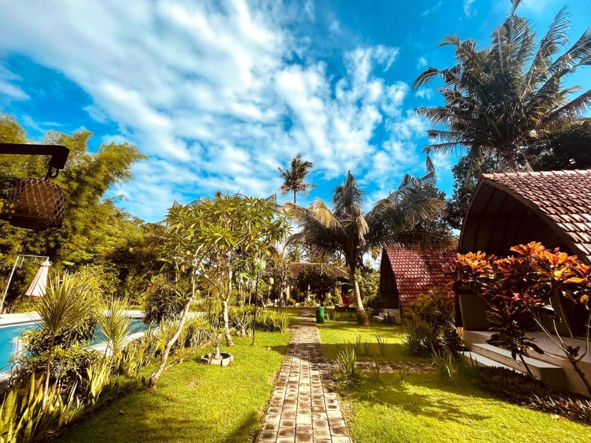 Apit Lawang Villas & Resto Batununggul Exterior foto